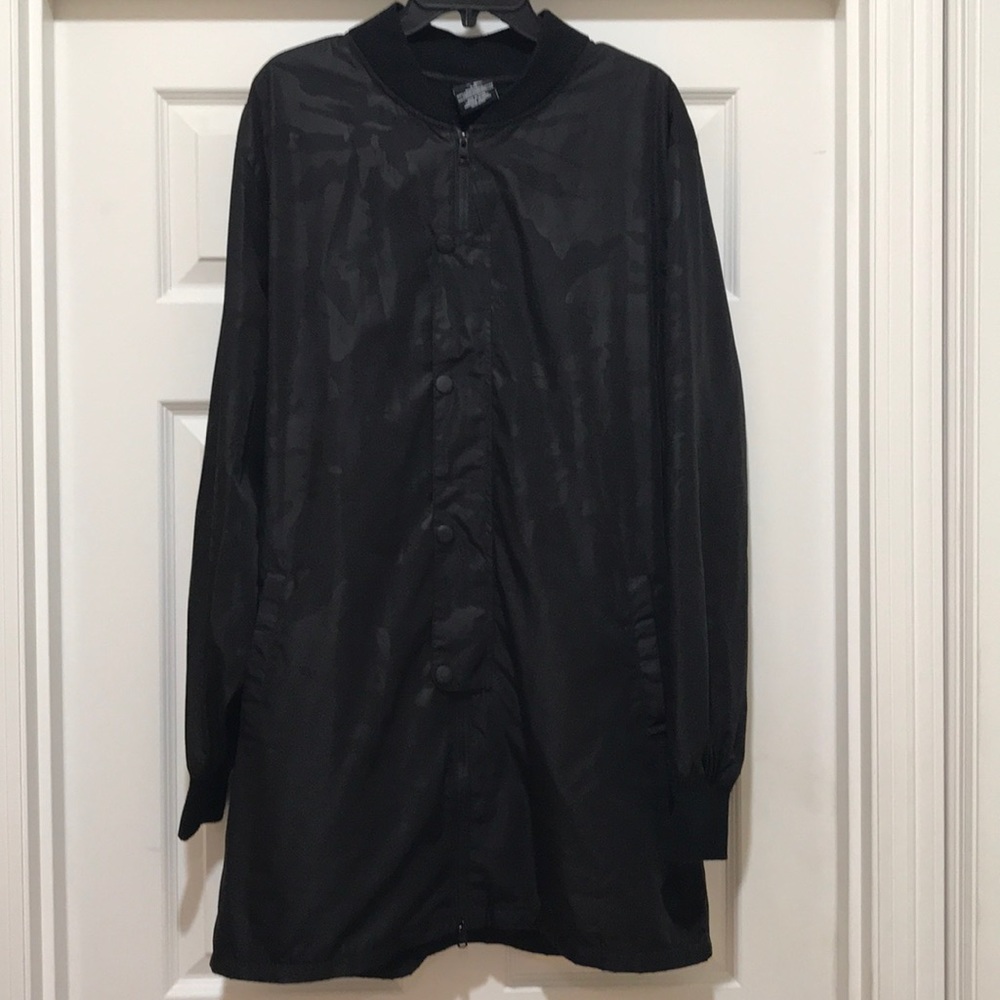 Foot Locker Black Long Windbreaker Size L